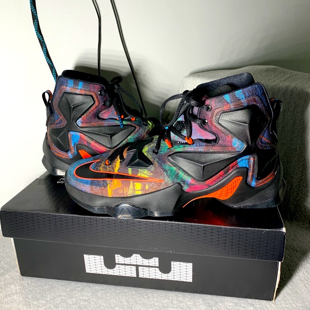 Lebron 13/XIII “Akronite” Mens Size 9